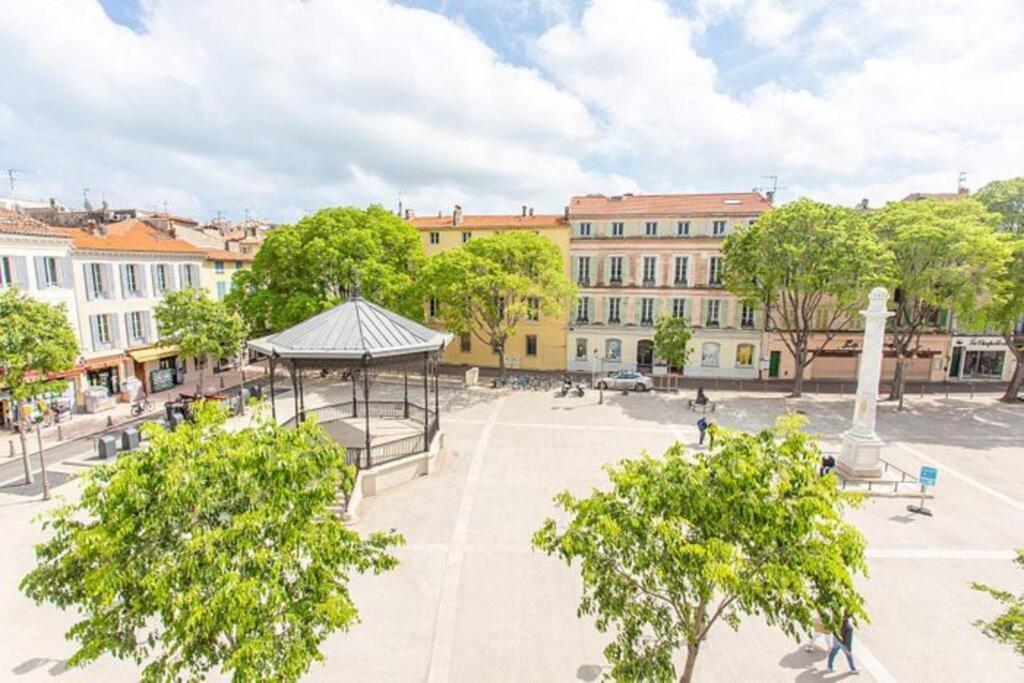 Au Coeur Du Viel Antibes - Cosy Appartement Luaran gambar