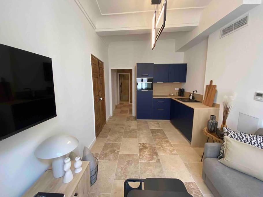 Au Coeur Du Viel Antibes - Cosy Appartement Luaran gambar