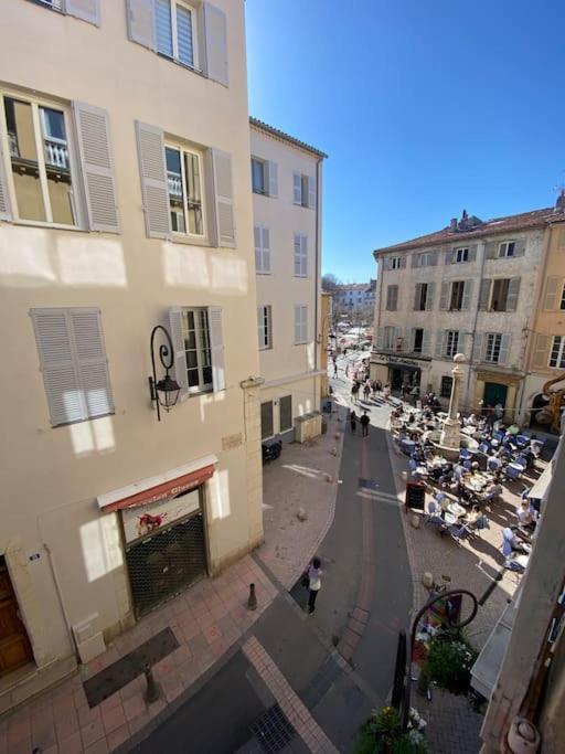 Au Coeur Du Viel Antibes - Cosy Appartement Luaran gambar